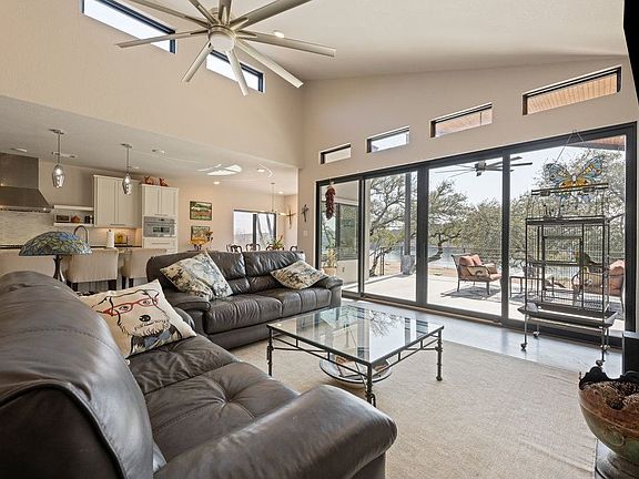 3rd image of 4246 River Oaks Dr