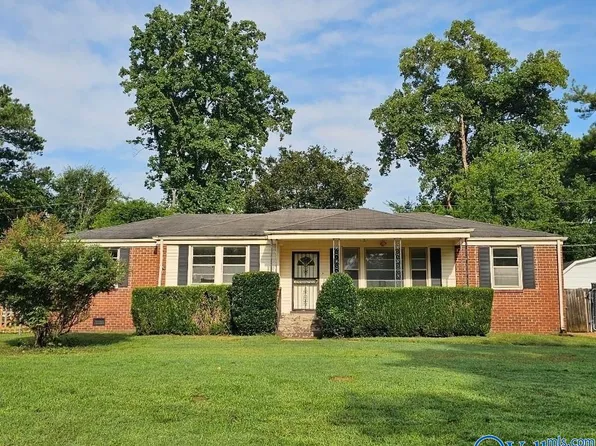 3701 Lakewood Rd NW, Huntsville, AL 35811