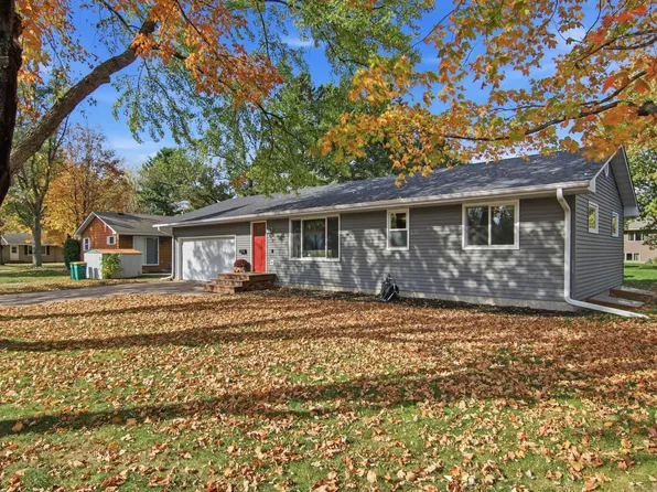 817 Sunset Ln, River Falls, WI 54022