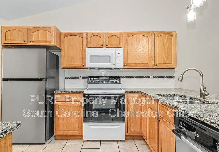 3372 Wayland Dr — Photo 6