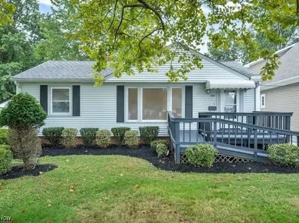 688 Bryn Mawr Ave, Wickliffe, OH 44092