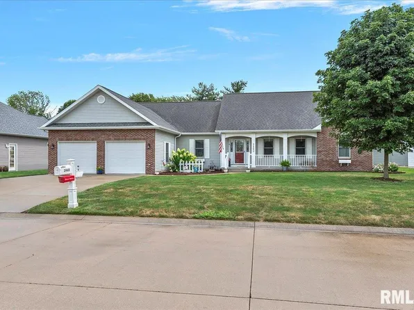 2460 Pine Tree Dr, Taylorville, IL 62568