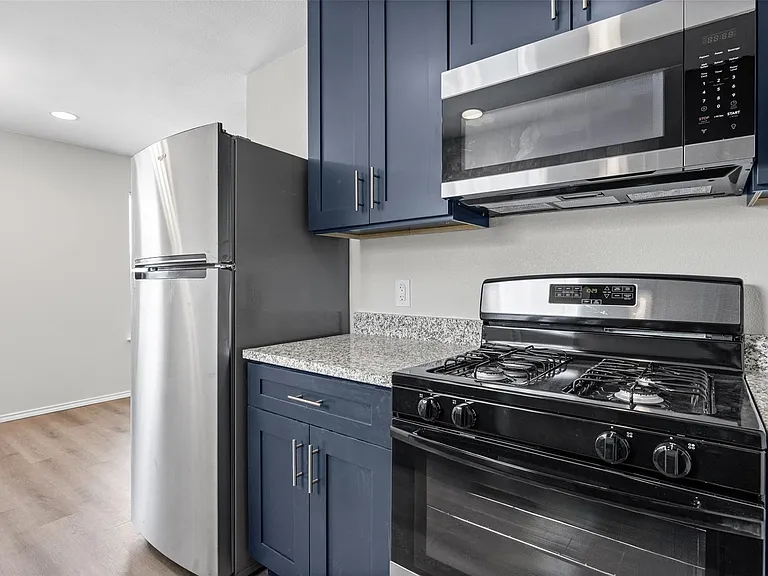 2615 Ektom Dr #D — Photo 6