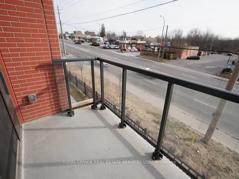 1010 Dundas St E #211 — Photo 5