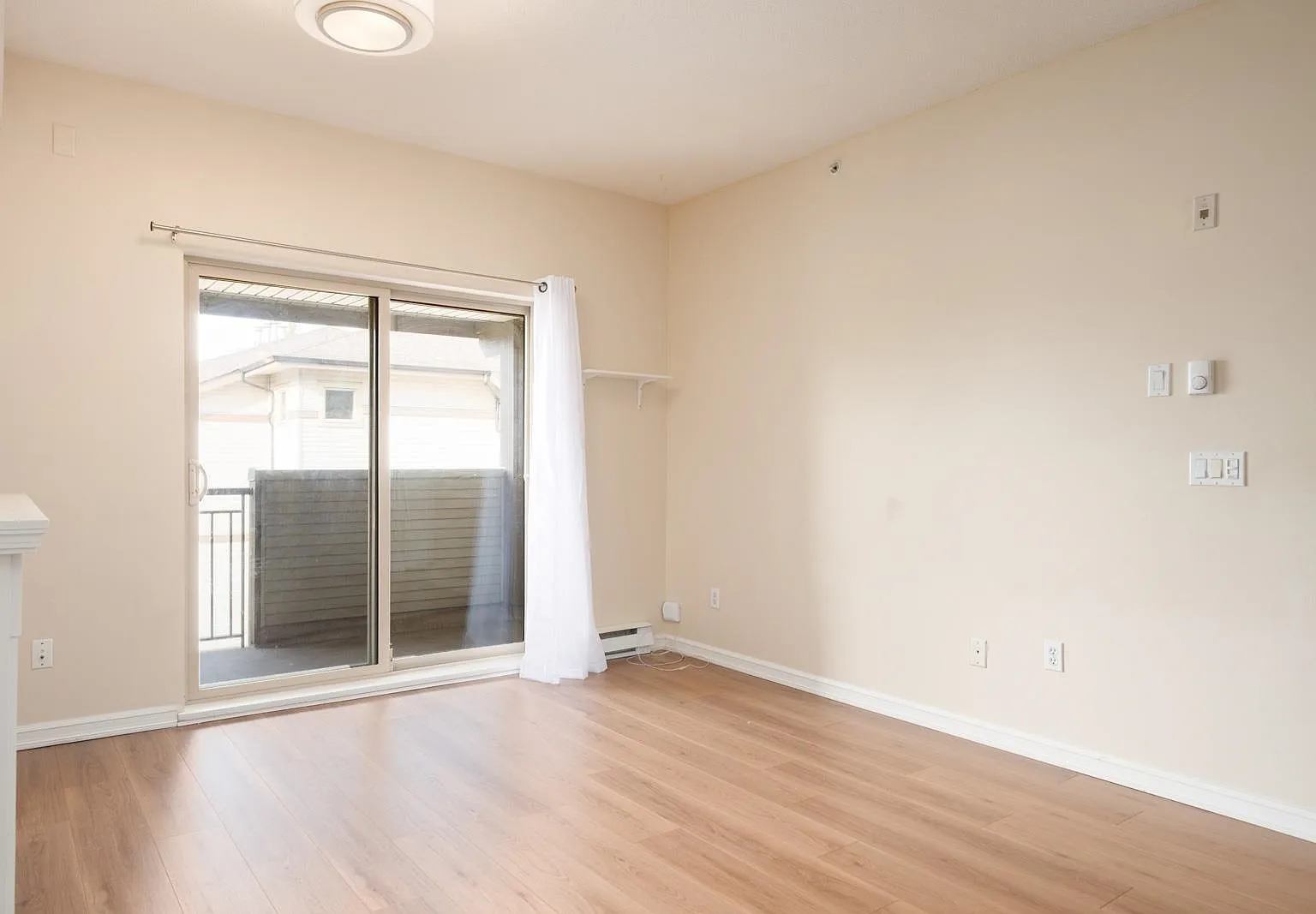 1 bed, 794 sqft, $1,800 — Photo 3