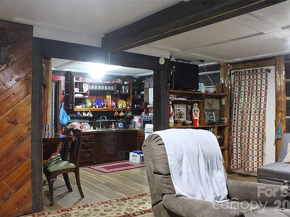 2nd image of 192 Wren Dr