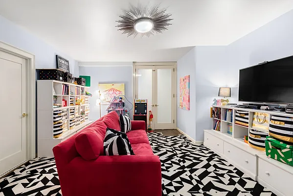 Sold by Douglas Elliman | media 10