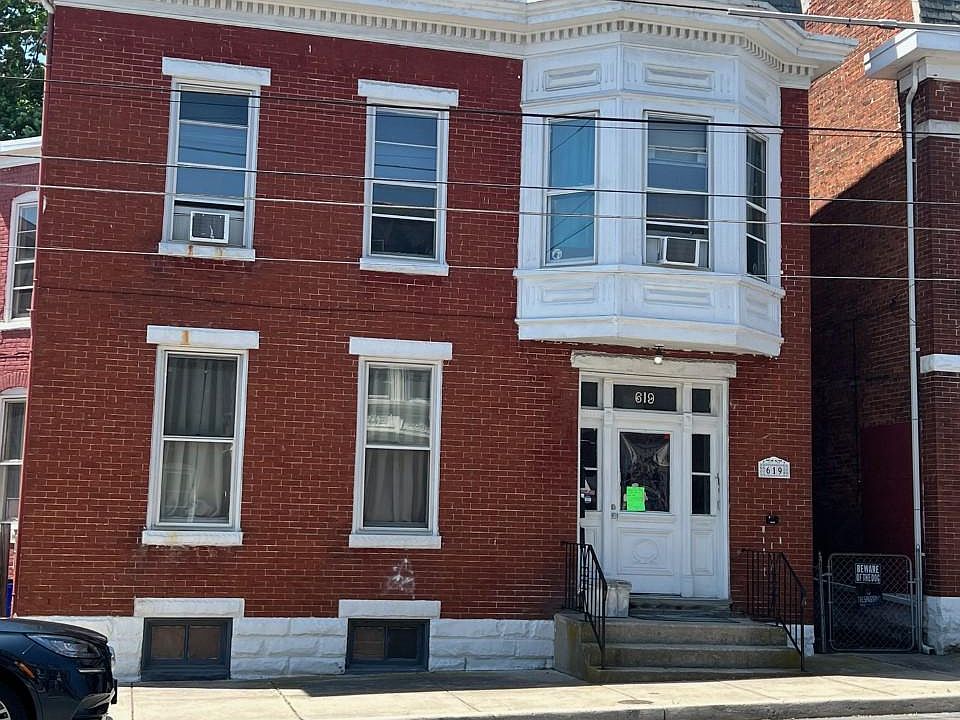 1st image of 619 W Franklin St