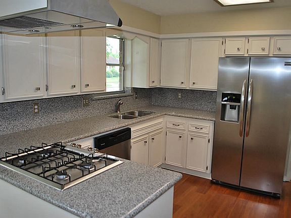 5th image of 1935 Quail Valley East Dr