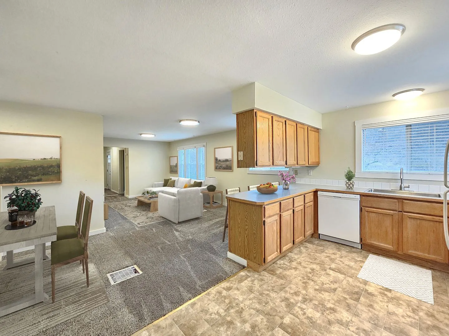 $1,795 - 2 Bed / 1 Bath Spacious House with New Carpet on a Large Lot in Latah Valley — Photo 3