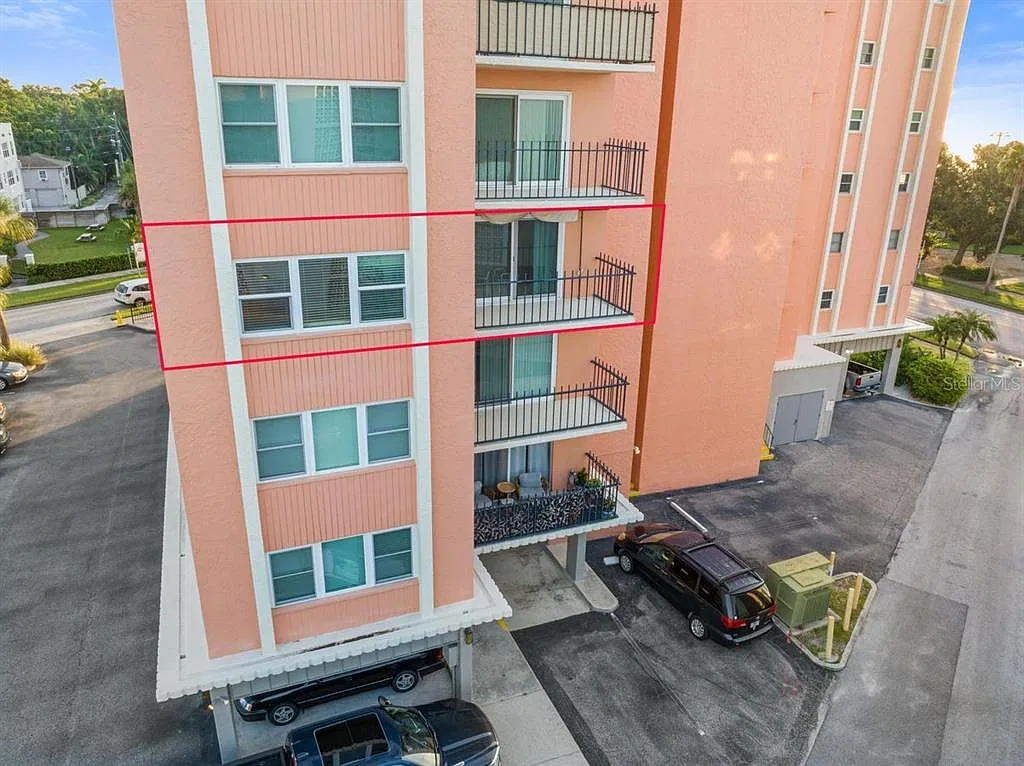 1 bed, 1.5 bath, 950 sqft, $3,300 — Photo 3