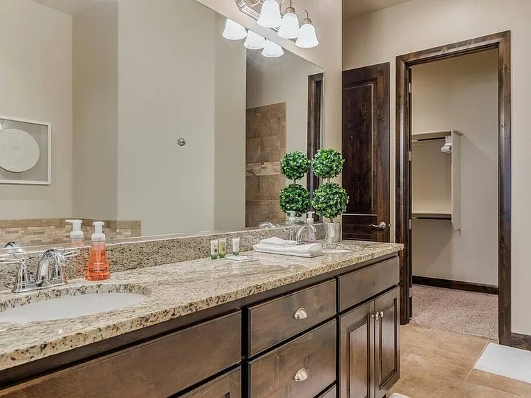 N Coral Ridge Dr — Photo 15