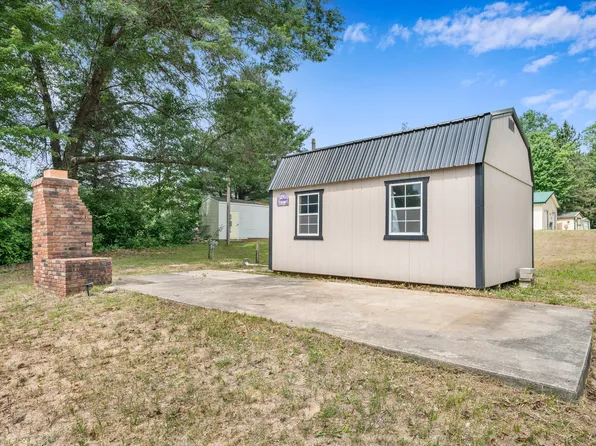 8952 Otterside Dr, Farwell, MI 48622