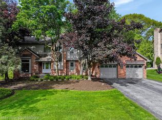 5844 Independence Ln, West Bloomfield, MI
