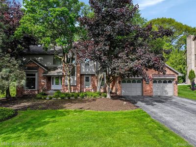 5844 Independence Ln, West Bloomfield, MI, 48322