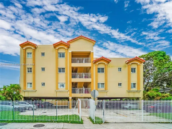 218 SW 8th Ave APT 205, Miami, FL 33130