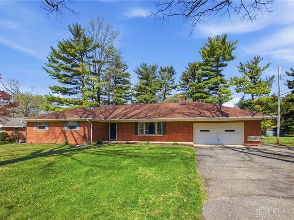 814 Wellington Dr, Springfield, OH 45506