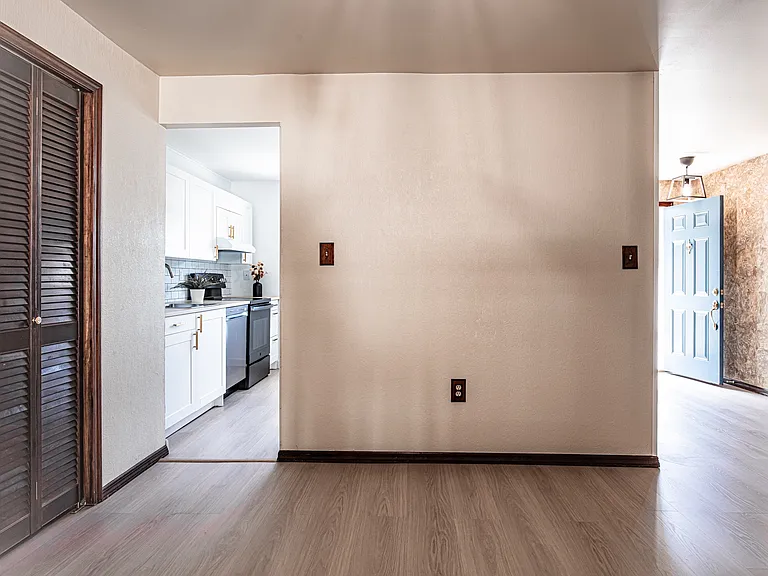 1026 Fox Run — Photo 11