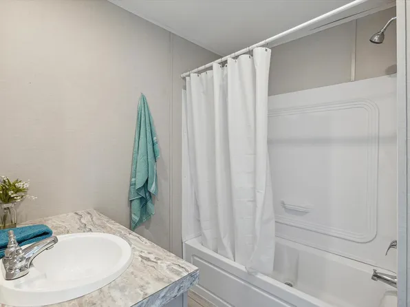 Champion - RM1676 Plan, Astoria Crossing