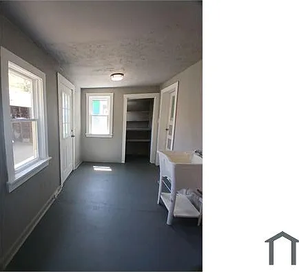 1005 E 72nd St — Photo 14