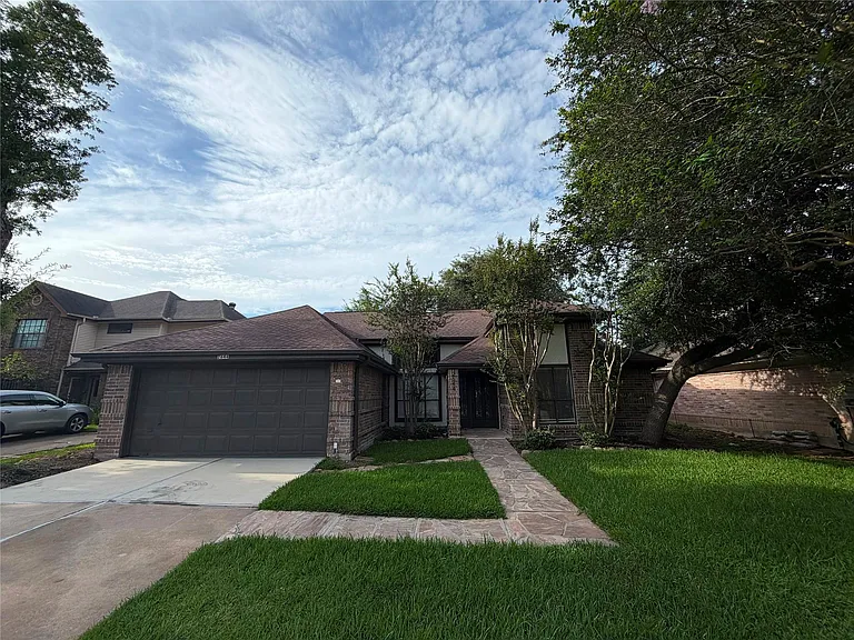 2644 Hadley Cir — Photo 2