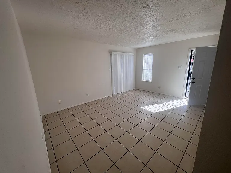 1005 Dickerson Dr SE #A — Photo 16