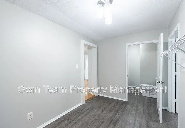 4715 S Lee St — Photo 27