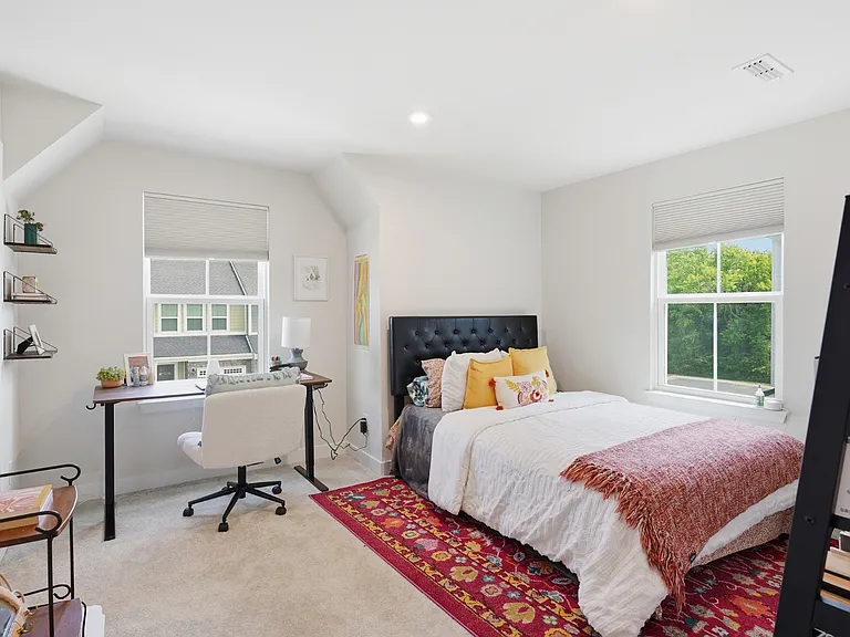 380 Camargue Ct — Photo 11