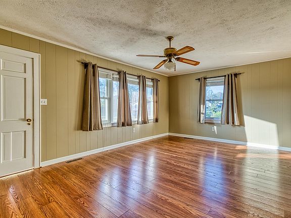 2nd image of 133 Baker Dr