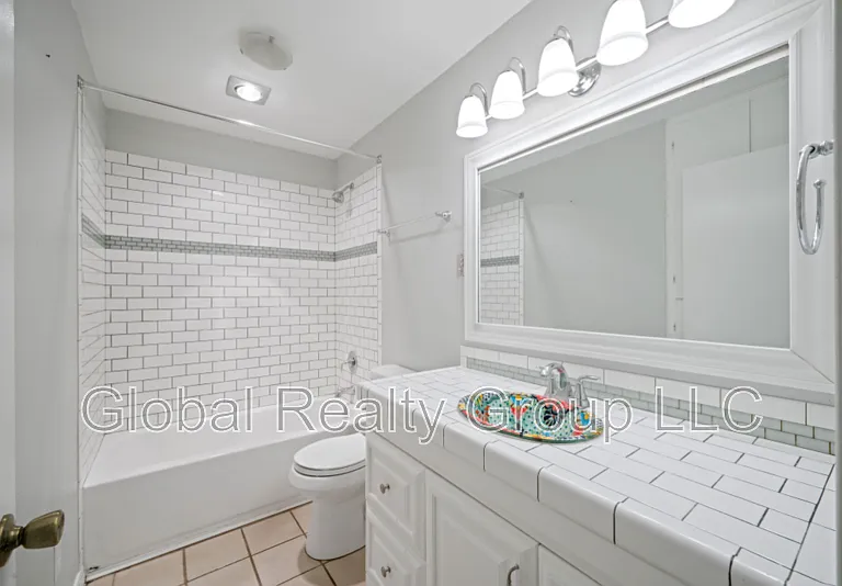 940 Hayselton Ave — Photo 6
