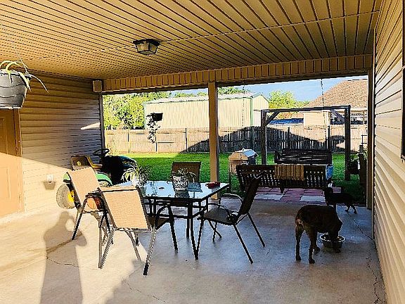 4th image of 44443 Pecan Oaks Ave