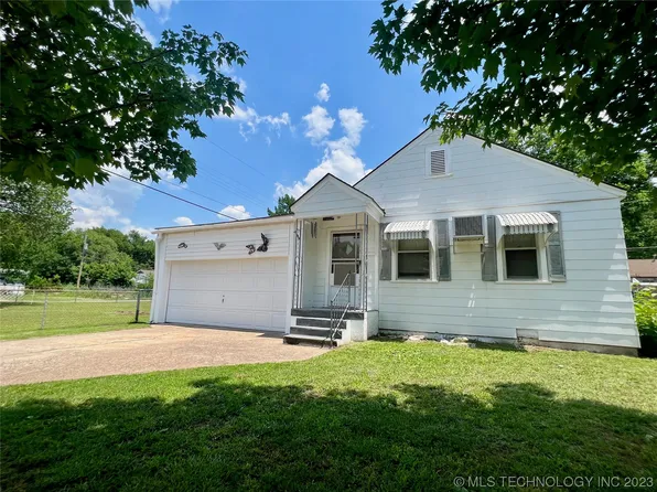 330 W Cheyenne Pl, Bartlesville, OK 74003