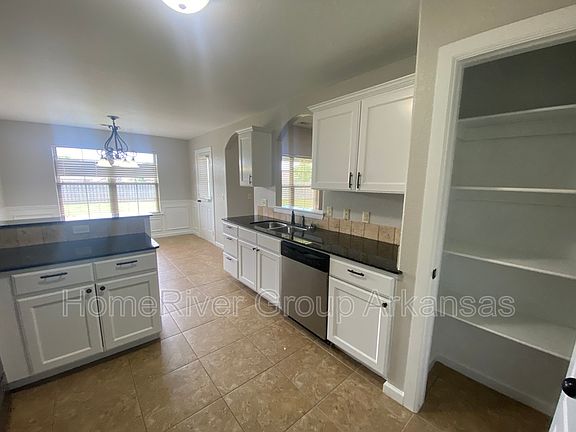 4th image of 470 Sorrento Dr