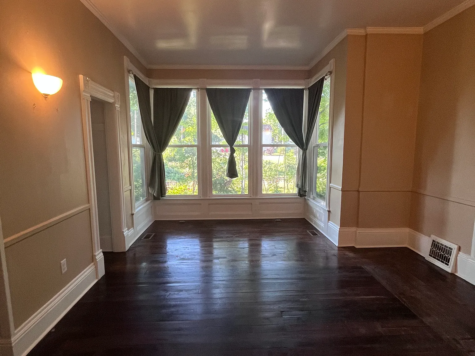 2 bed, 1100 sqft, $1,200 — Photo 3