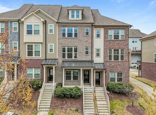 556 Village Loop Dr, Apex, NC 27502