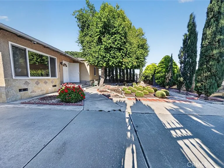 11407 Delano St — Photo 5