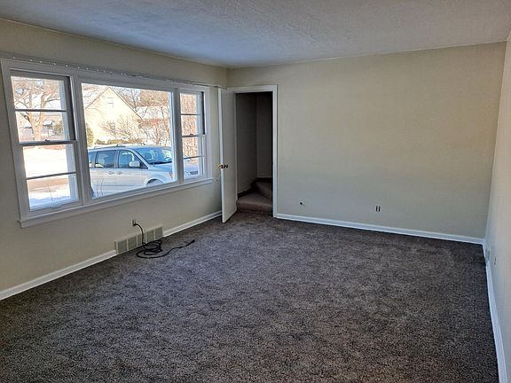 2nd image of 1419 Leaman Pl