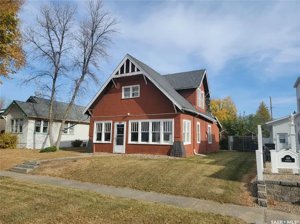 406 1st STREET E, Wilkie, SK S0K 4W0