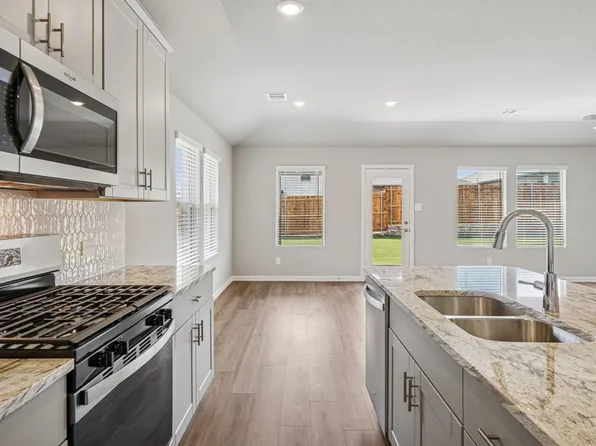 2120 Rannoch St, Sherman, TX 75092