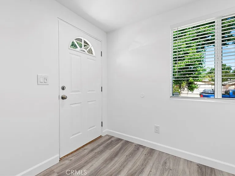 8847 Debra Ave — Photo 4