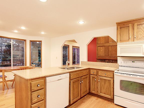 4th image of 18339 NE 153rd St