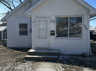 2364 Saylor Rd, Des Moines, IA 50313