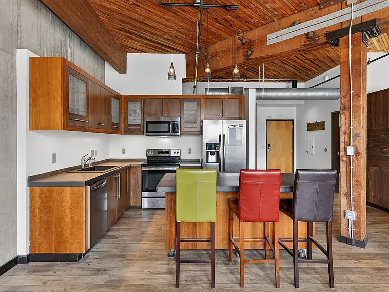 1420 NW Lovejoy St #605 — Photo 3