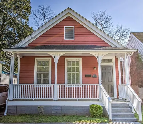 256 Walker St Photo 1