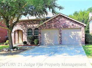 1225 Golden Eagle Ct, Aubrey, TX 76227