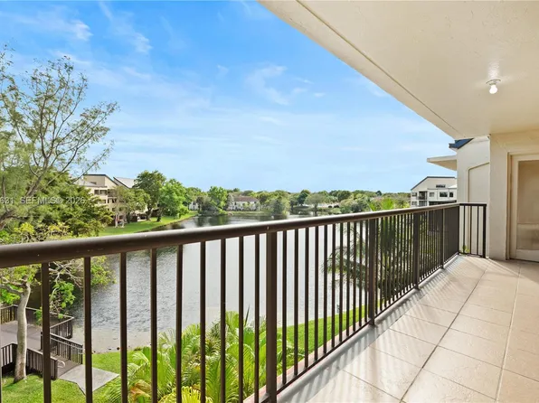 6601 SW 116th Ct APT 404, Miami, FL 33173