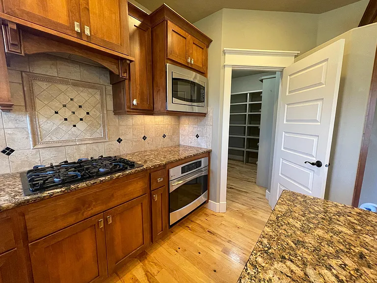 644 N Senora Way — Photo 12