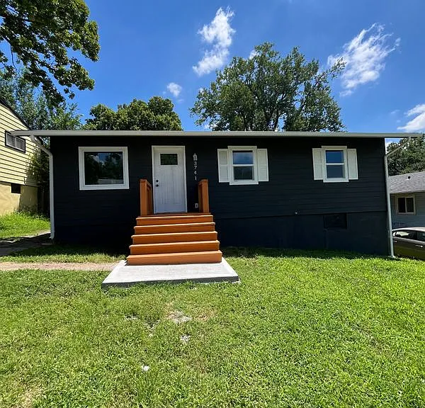 3741 Elmwood Ave — Photo 1
