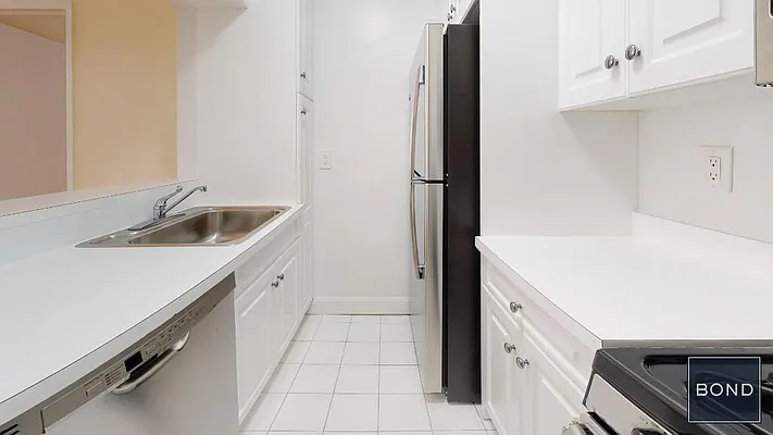 Rented by Bond New York | media 27