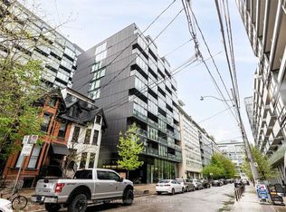 38 Stewart St #405, Toronto, ON M5V0H1
